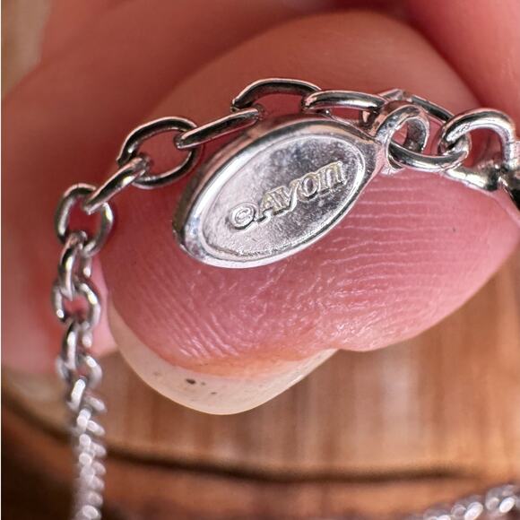 Vintage Avon Modernist Pendant Silver Tone Dangle Necklace "In A Whirl" Design - Picture 4 of 4